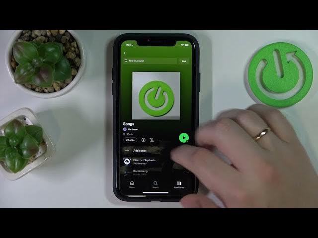 Video thumbnail for How to Download Songs on Spotify on an iPhone