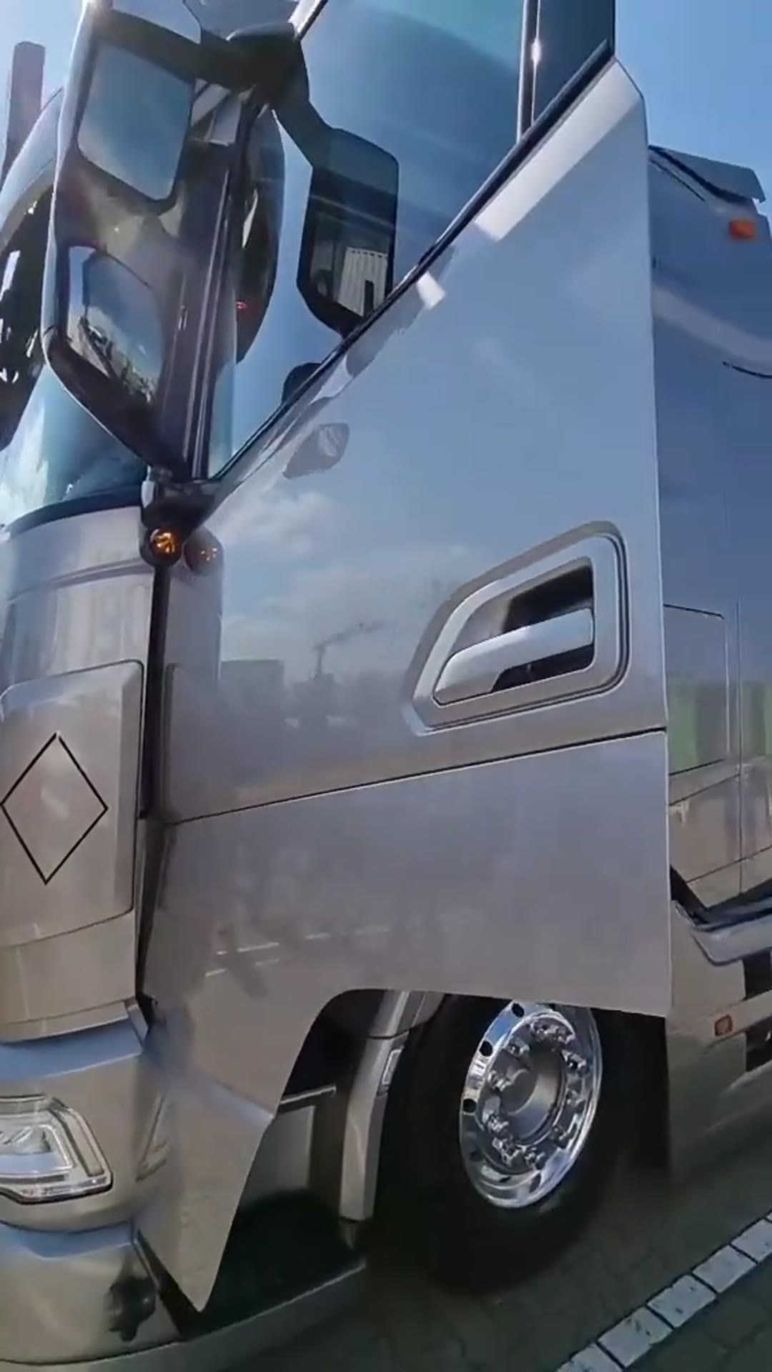 Video thumbnail for 3cca38bf52dc9ebff61c154c091b397b