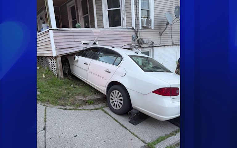 Video thumbnail for Car crashes into home during Memorial Day barbecue in Middletown