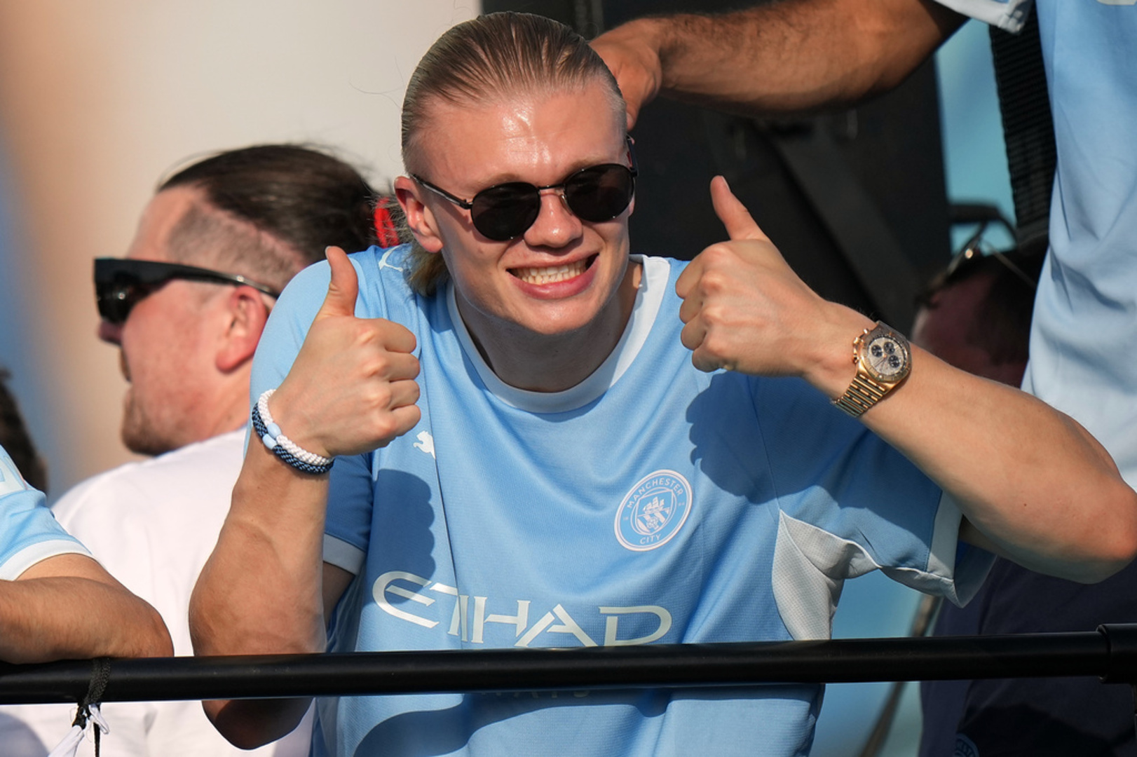 Video thumbnail for Haaland's hometown: Bryne celebrates Norway's star striker