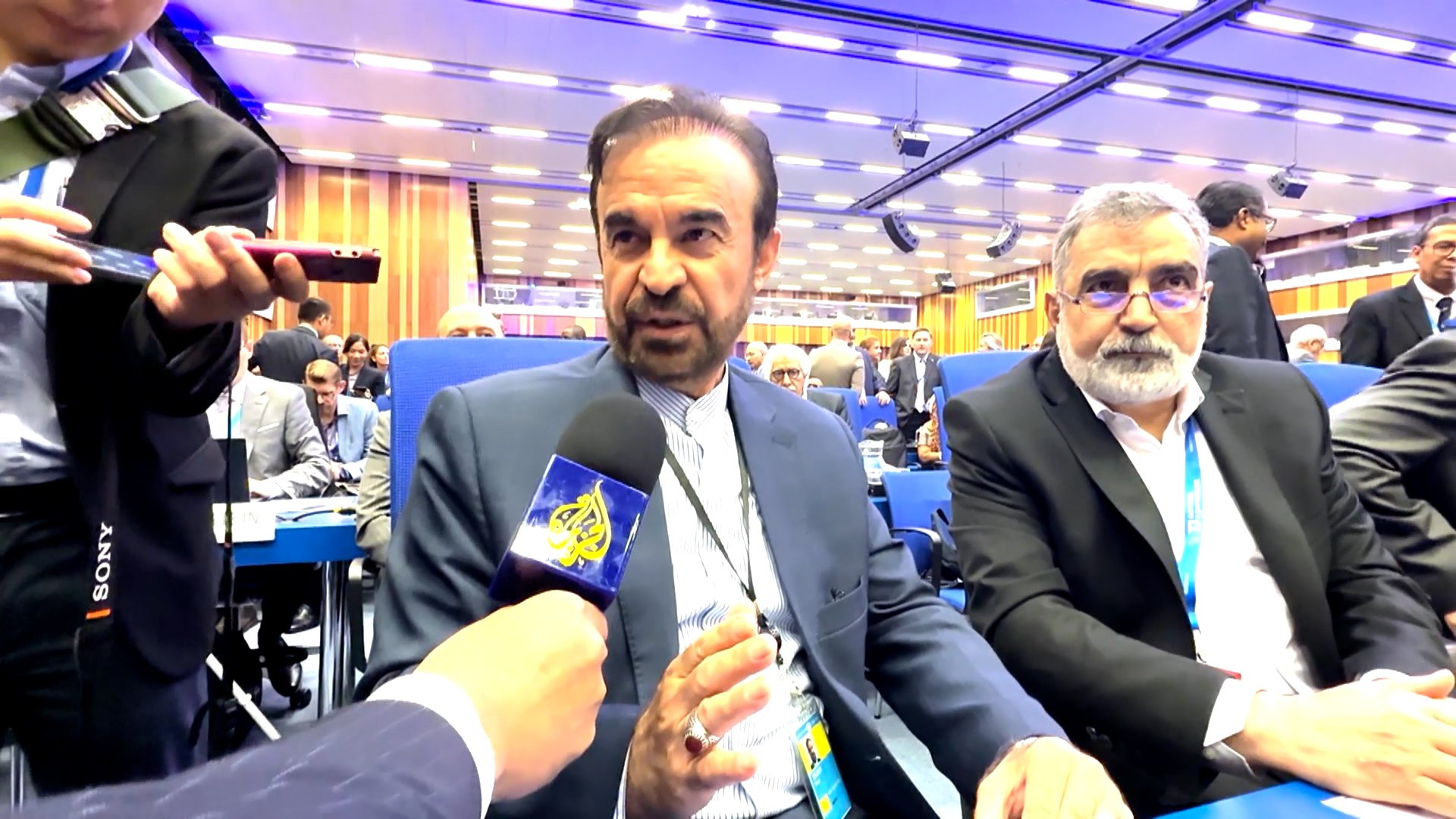 Video thumbnail for Austria denies entry to Iranian official after UN ruling
