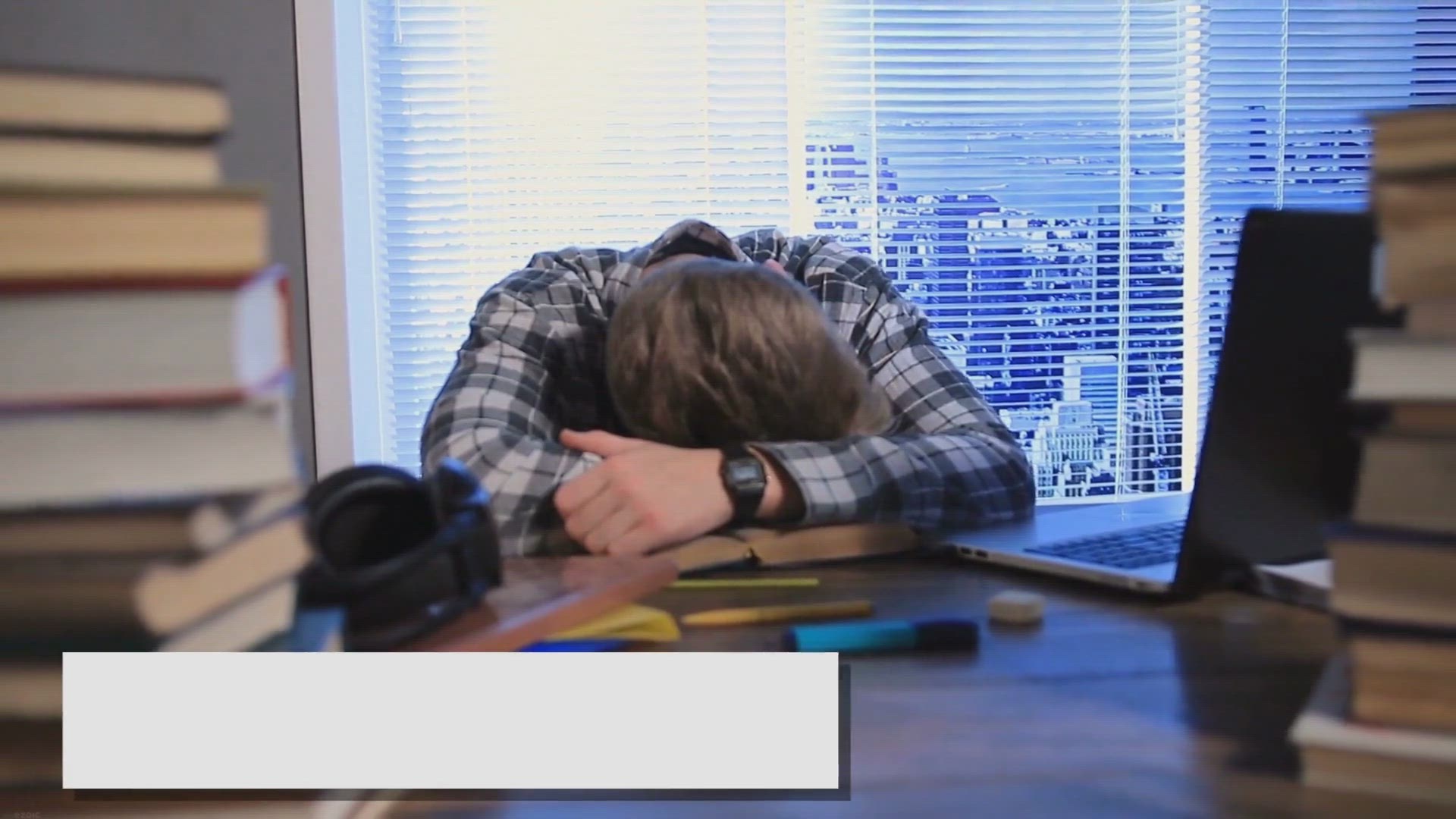 Video thumbnail for Mejora tu Rendimiento en el Examen de Oposición de Auxiliar de Enfermería con Test Gratuitos en Tcae.com.es