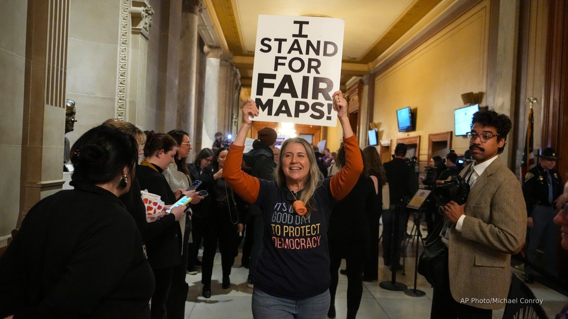 Video thumbnail for Trump goes after Indiana GOP boss after party rejects his map