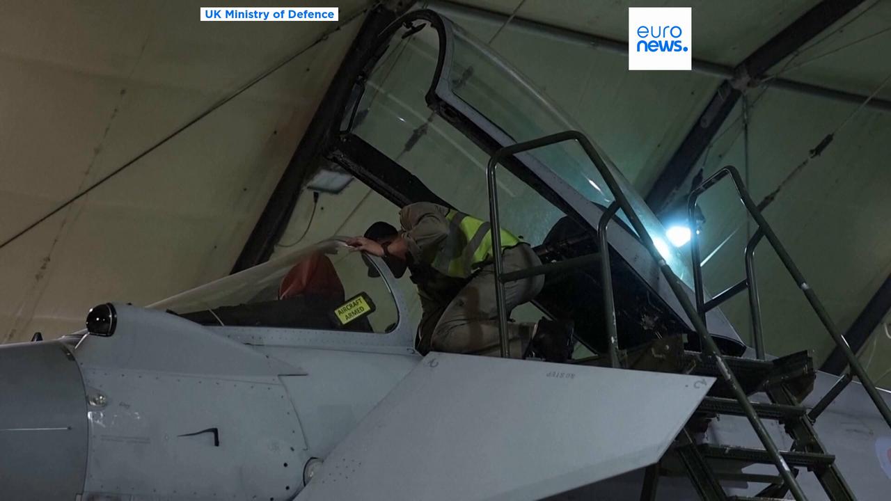 Video thumbnail for British and French warplanes strike suspected IS weapons facility in Syria