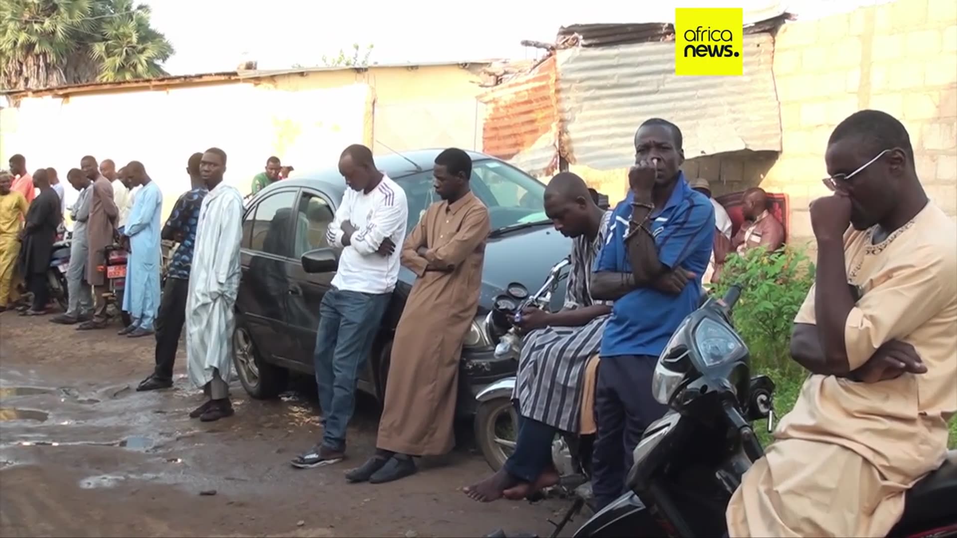 'Video thumbnail for One dead as Cameroon awaits election results in chaotic tensions'