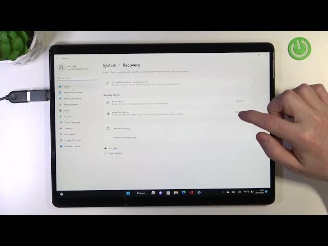 Video thumbnail for Microsoft Surface Pro X - How To Enter Troubleshoot Mode