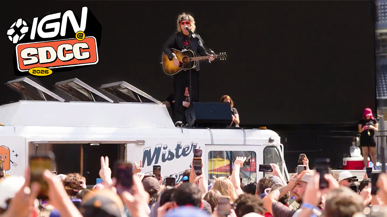 Video thumbnail for Green Day Surprise Ice Cream Accoustic Set At Comic Con | Comic Con 2026