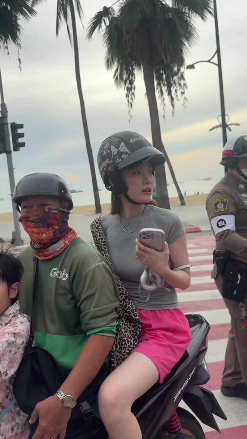 Video thumbnail for Traffic Police Surprise Child with Free Motorcycle Helmet