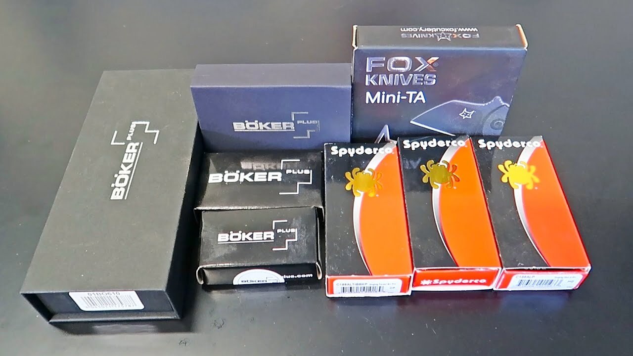 Video thumbnail for Mini Knives Under 2 Inches Unboxing