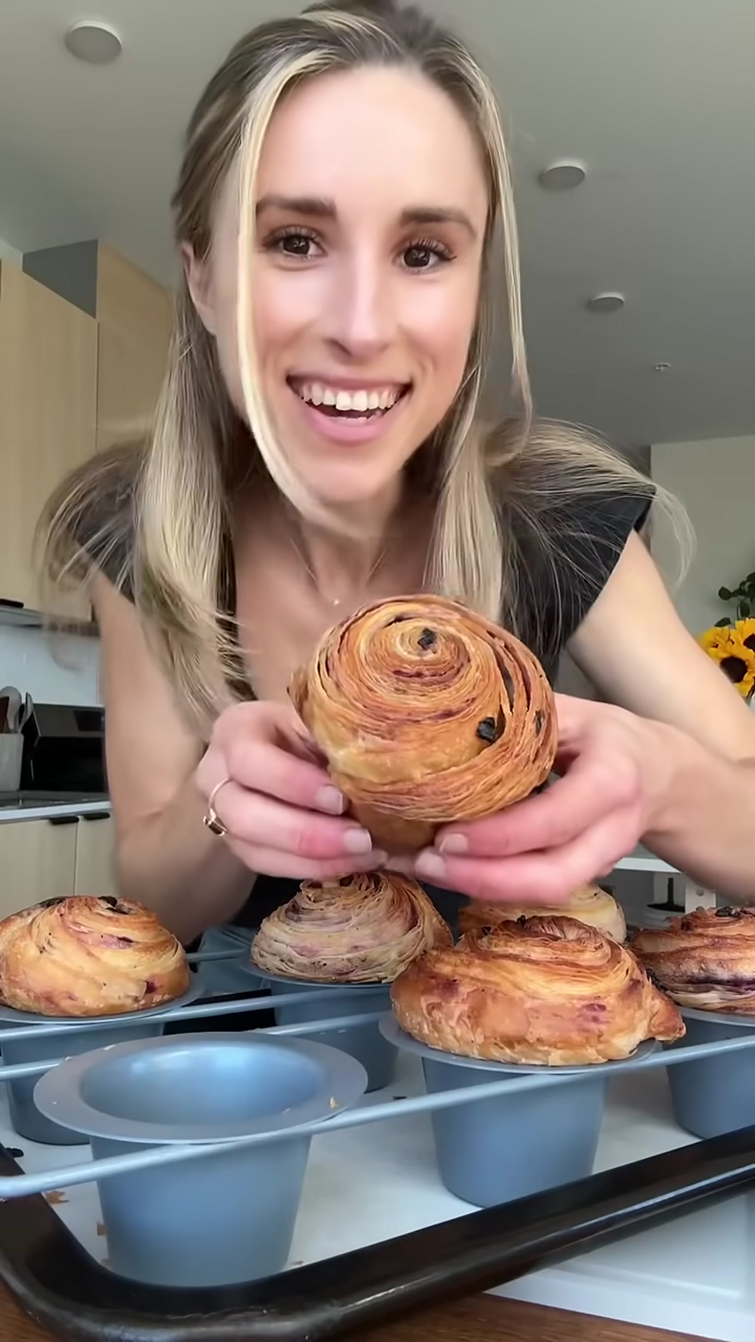 Video thumbnail for Blueberry Cruffin 🦋  croissant  pastry  sourdough  baking  muffins(720P HD)