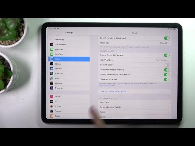 Video thumbnail for How to Clear Browsing Data on the iPad Pro 11'' 2022