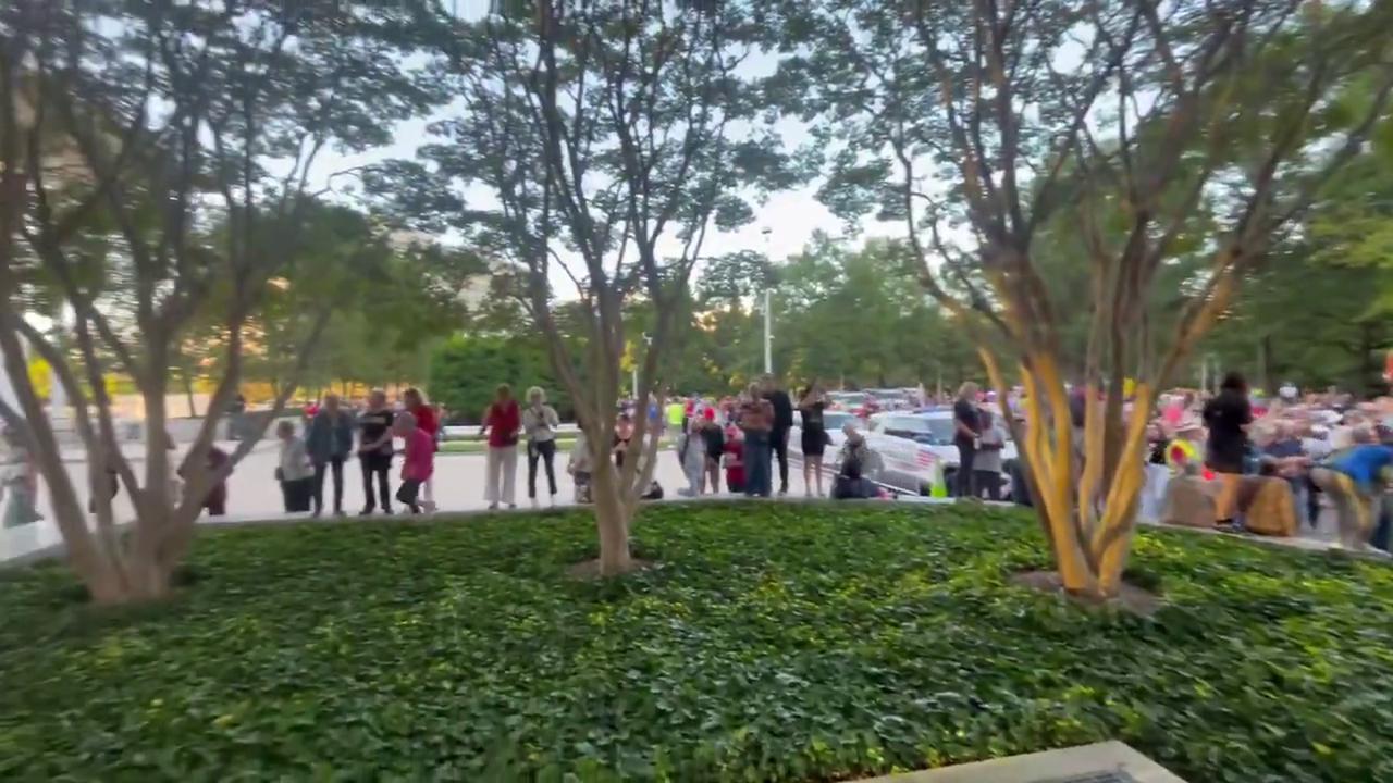 Video thumbnail for US: Thousands Protest Outside Kennedy Center Over Demolition Fears.