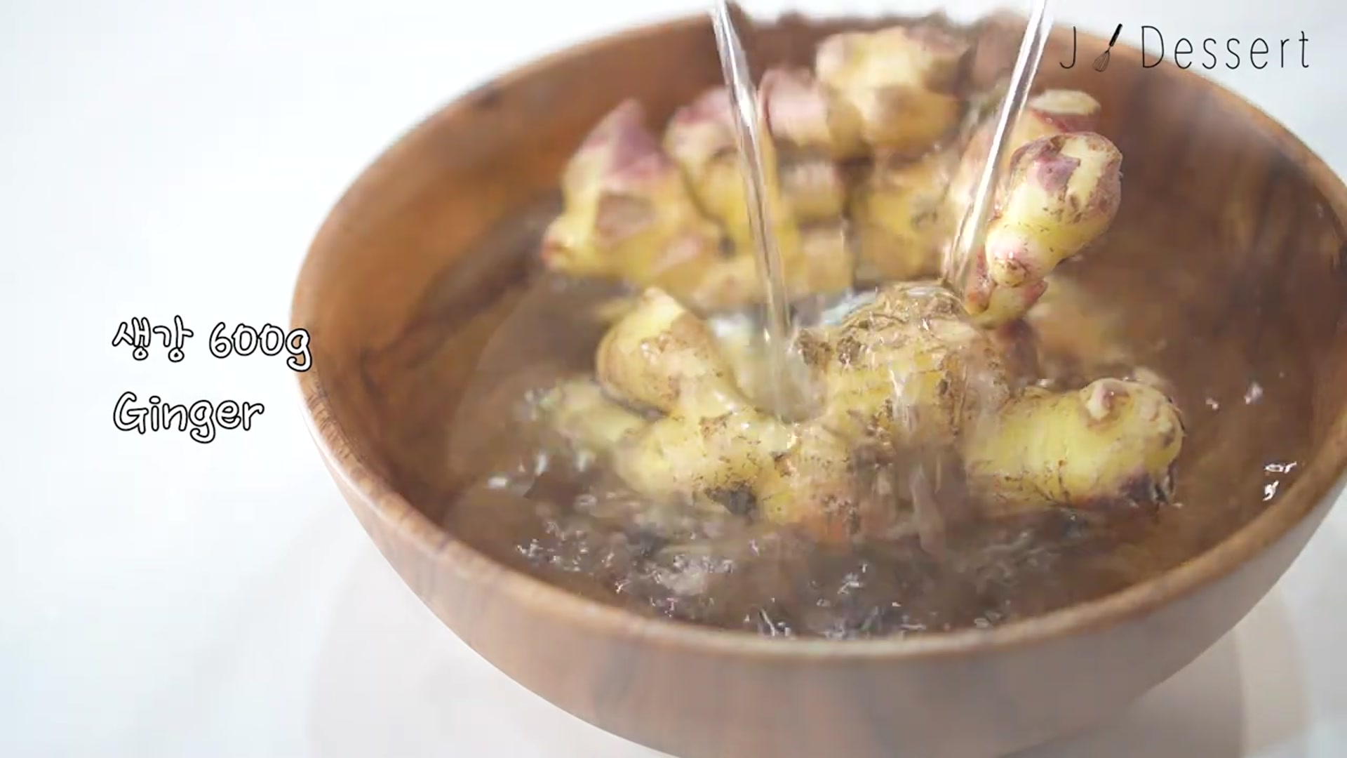 Video thumbnail for 감기 뚝__ 수제 꿀 생강청으로 생강차 _ 에이드 만들기 Ginger herbal tea Ginger Ade __ 지니 Jiny(720P_HD)