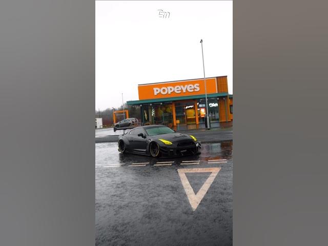 Video thumbnail for Nissan GTR R35 🏁🔥