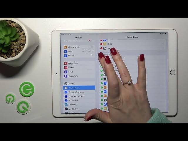 Video thumbnail for How to Edit the Control Center Shortcuts Layout on the iPad Pro 12.9' 2017 - Add/Remove Shortcuts