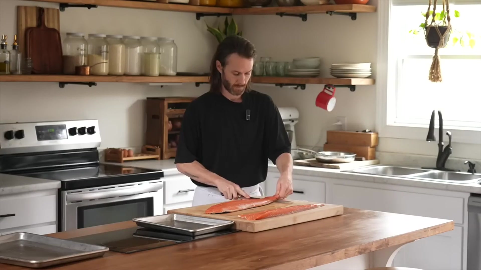 'Video thumbnail for Blackened Salmon & Cheesy Grits'