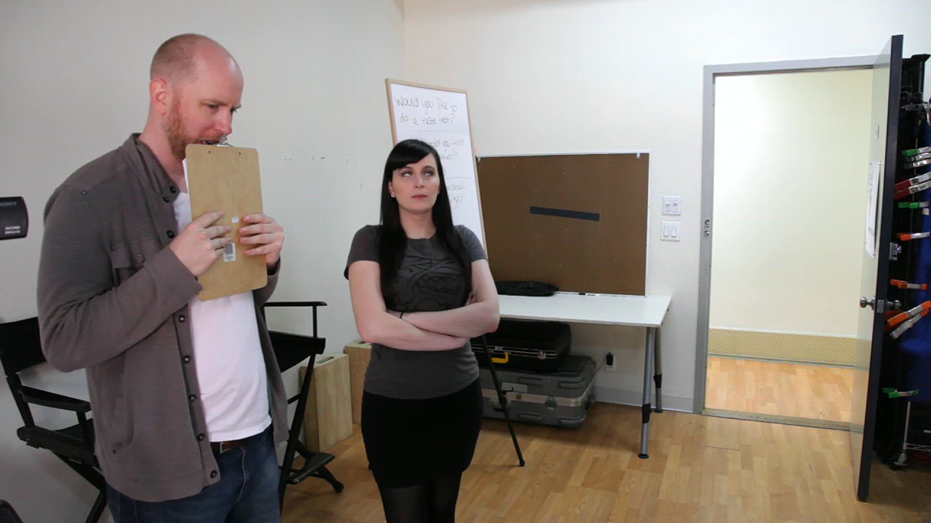 Video thumbnail for Watch Season 2 Commentary for THE RESIDUALS- Episode 3, 'The Client'