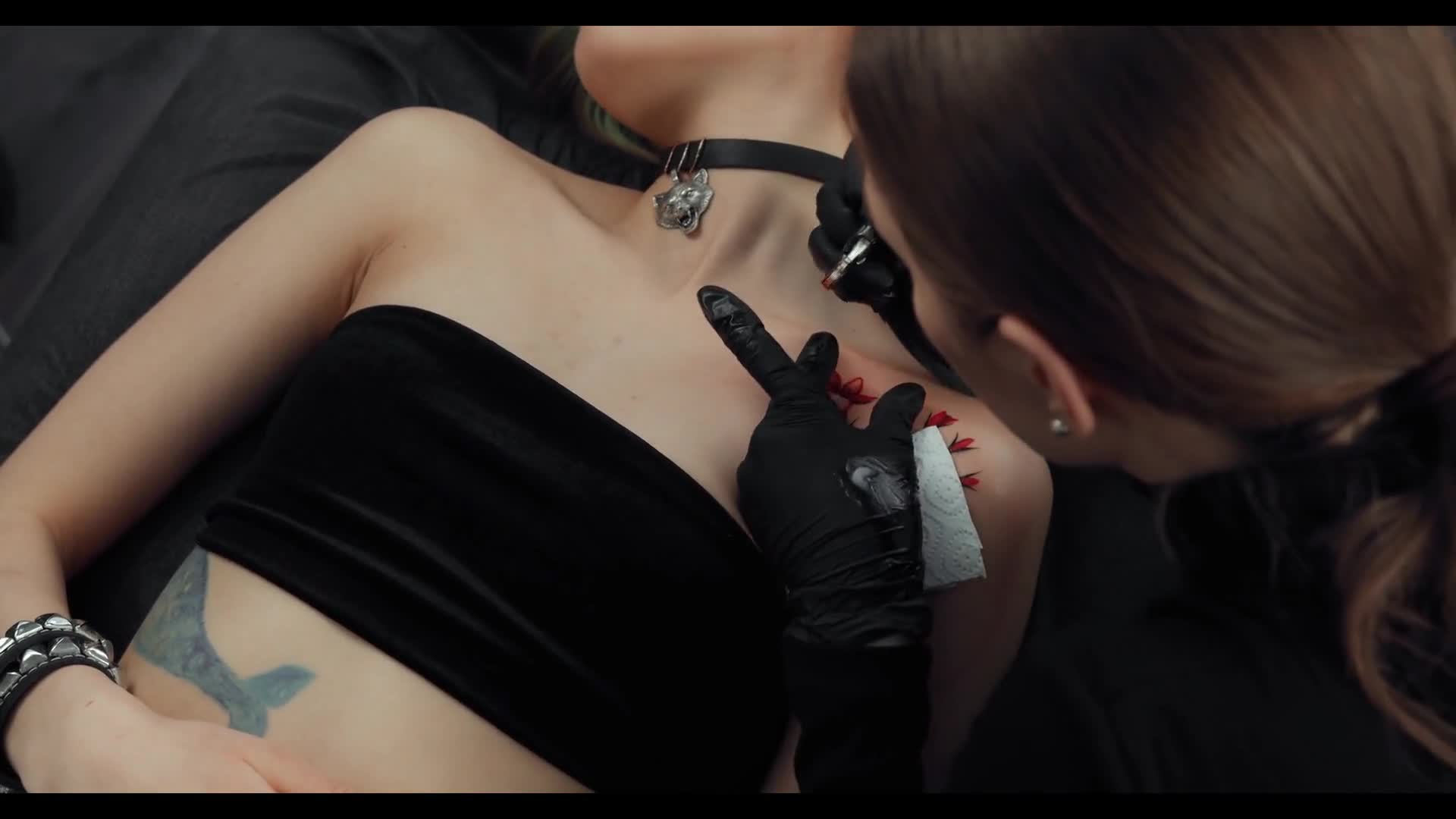 Video thumbnail for Intricate Tattoo Designs: The Art of Complex Body Ink