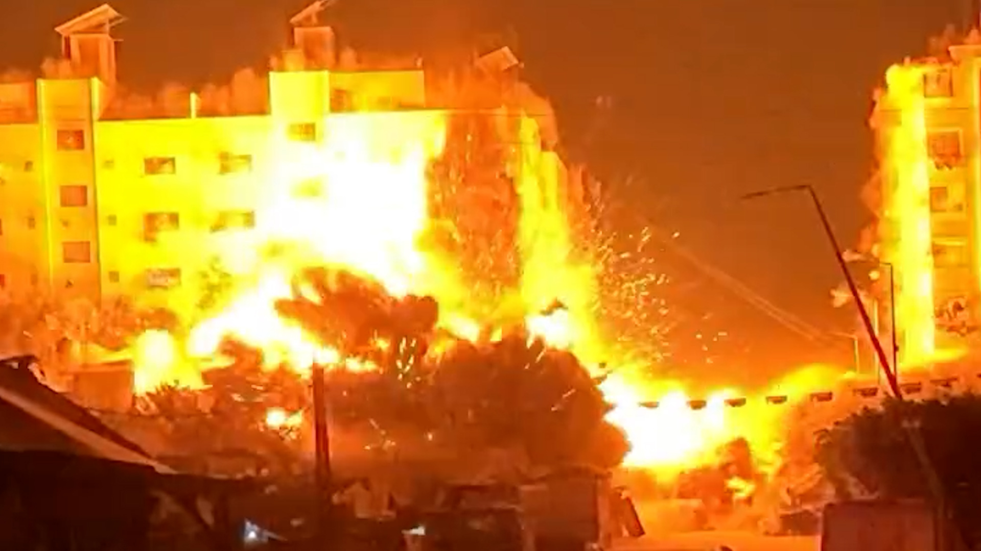 'Video thumbnail for Overnight Israeli attack on residential building in Gaza sparks fires'