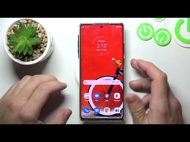 Video thumbnail for Motorola Edge 30 Ultra - Does It Support Wireless Charging
