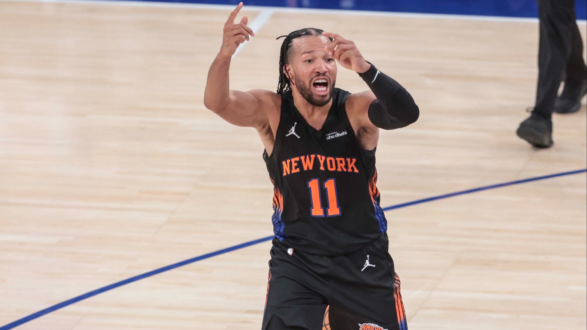 Video thumbnail for Knicks Struggle, Heat Betting Risks & Early-Season Slumps