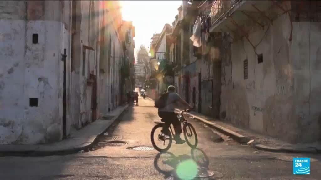 Video thumbnail for Cubans struggle to make ends meet amid blackouts and fuel shortages