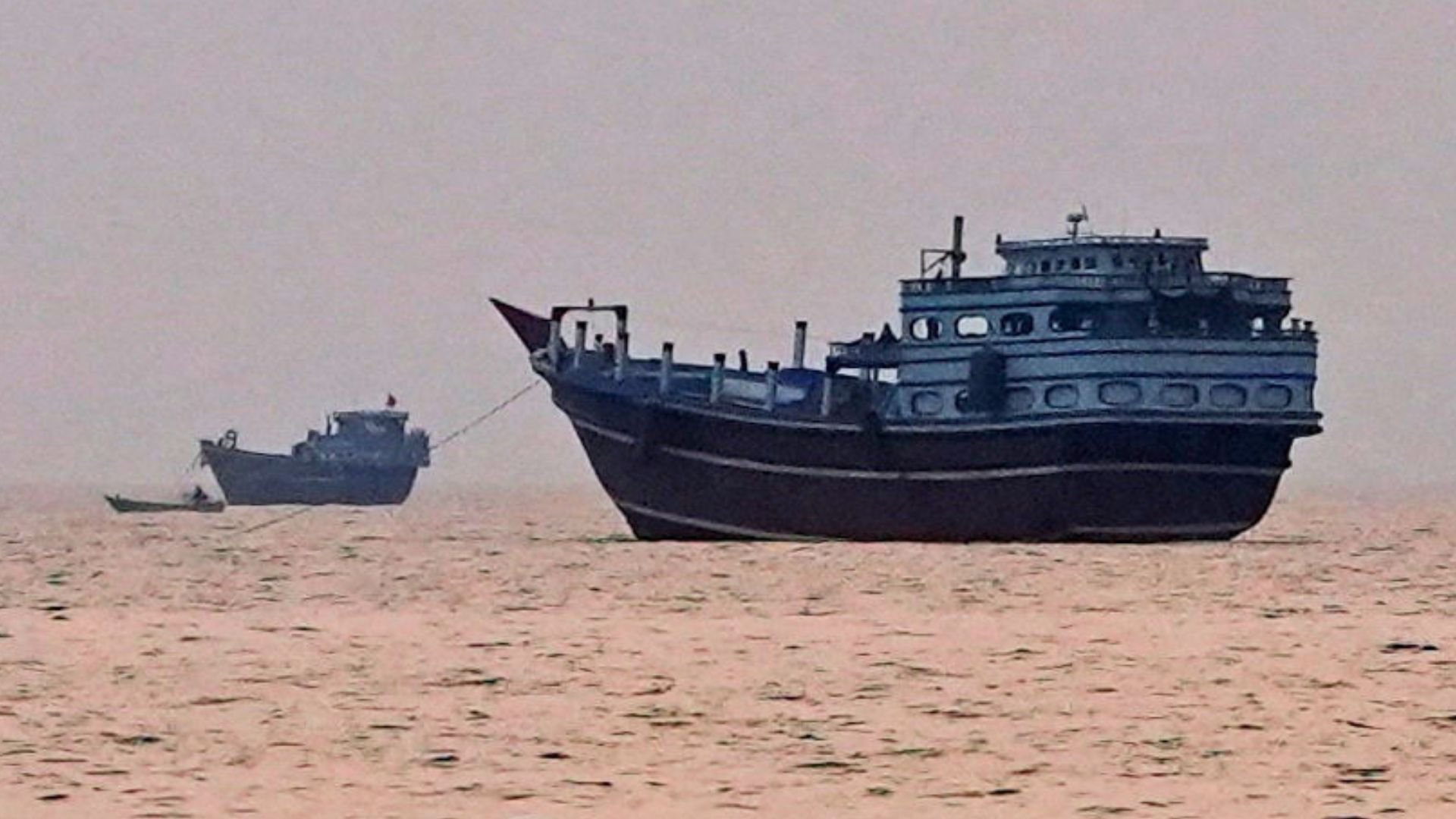 Video thumbnail for Oil prices hit six-week high as Middle East supply disruption fears grow