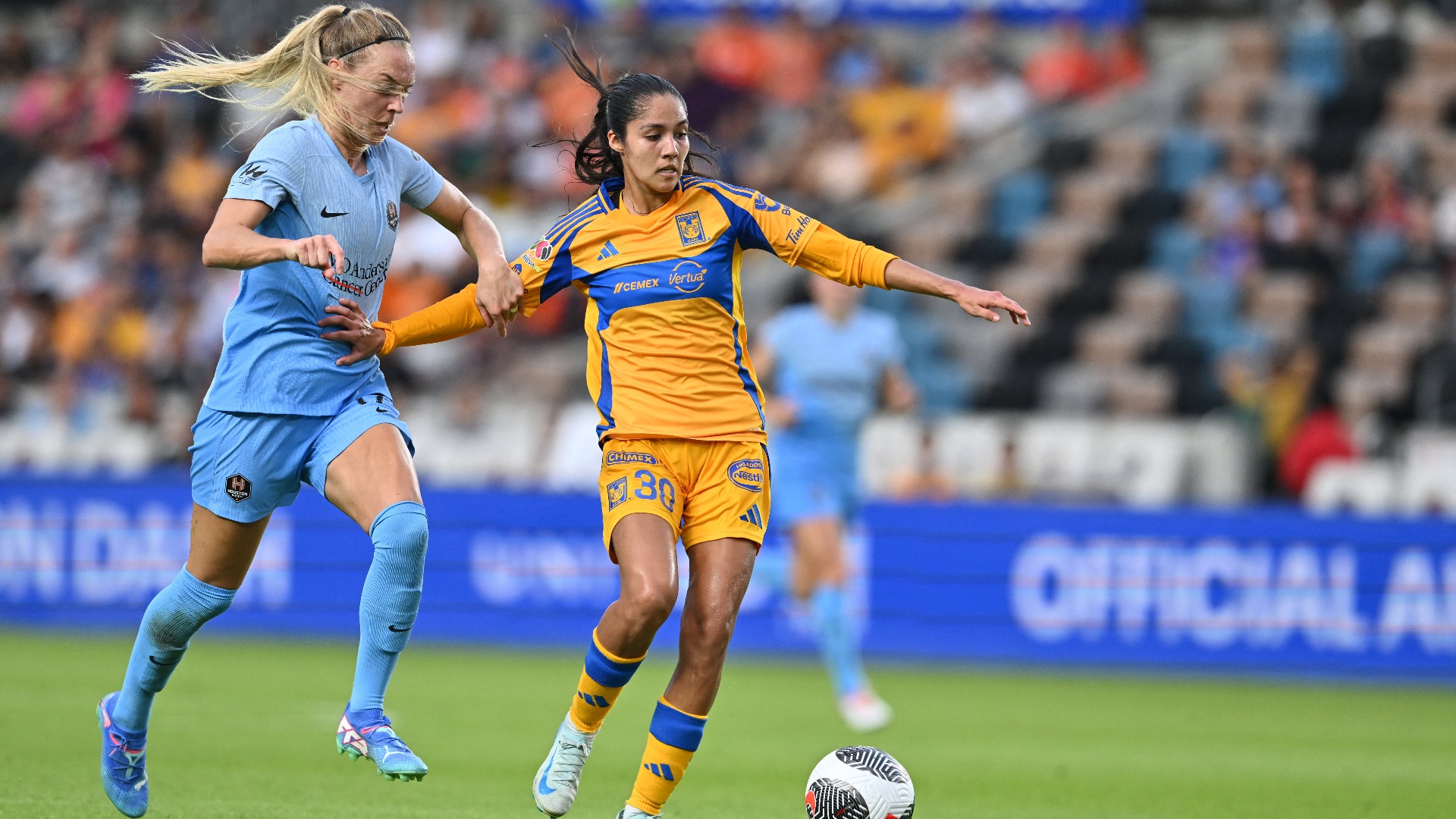 Video thumbnail for Liga MX Femenil: Tigres, Juarez and America Lead the Way