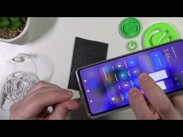 Video thumbnail for How to Connect Wired Headphones to the REDMI Note 12 Pro+