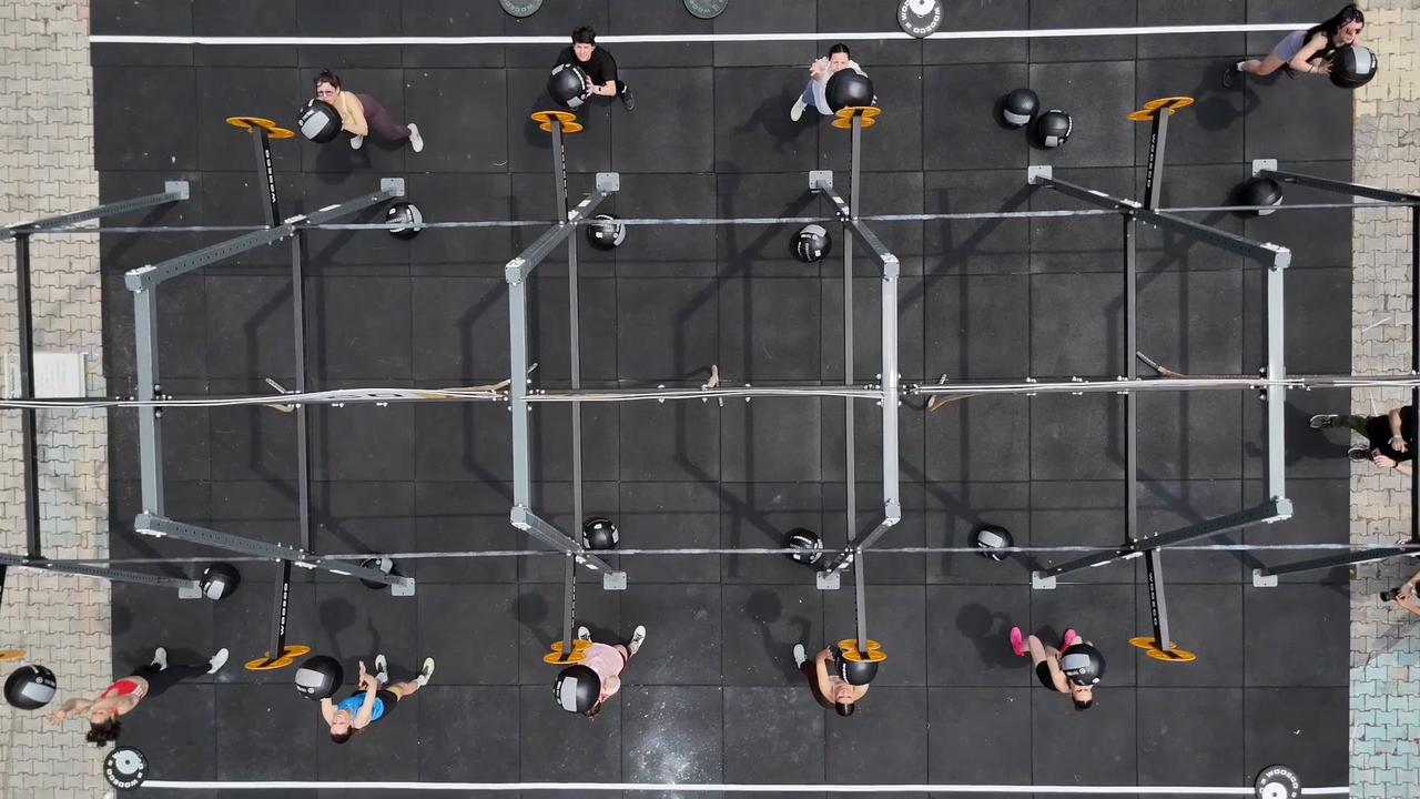 Video thumbnail for Türkiye: Izmir Fitness Festival Defies Rain.