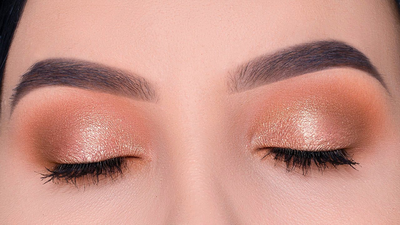 Video thumbnail for Soft and Easy Eye Makeup for the Holiday's | Bronze Eye Look