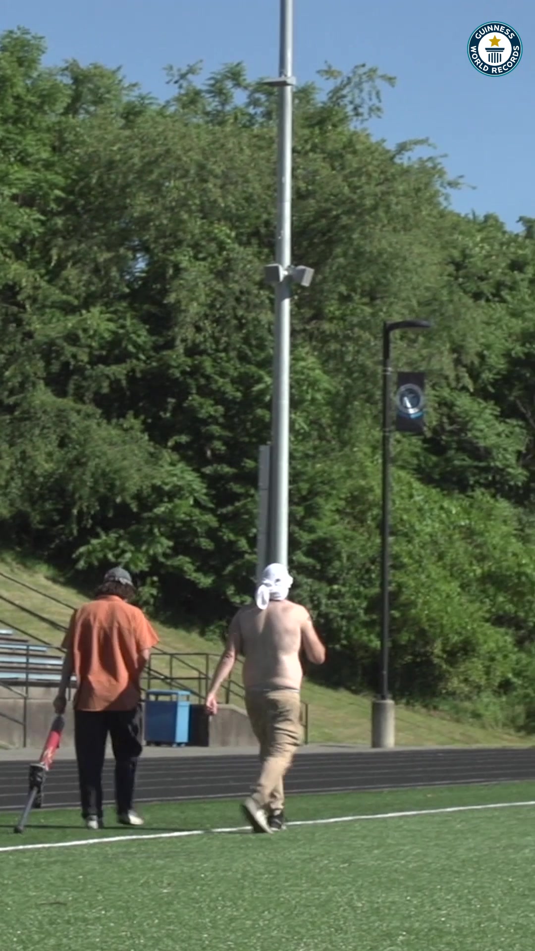 Video thumbnail for Fastest 100m on a pogo stick - 20.19 seconds by Henry Cabelus