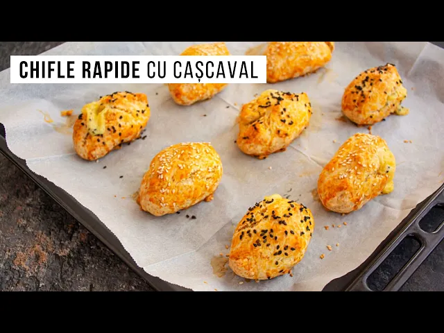 'Video thumbnail for Chifle pufoase cu cașcaval - rețeta rapidă, fără drojdie | Bucate Aromate'