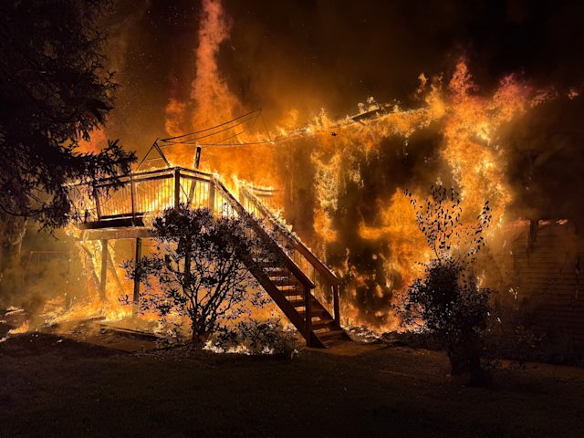 Video thumbnail for Fire engulfs New City home, killing dog and displacing families