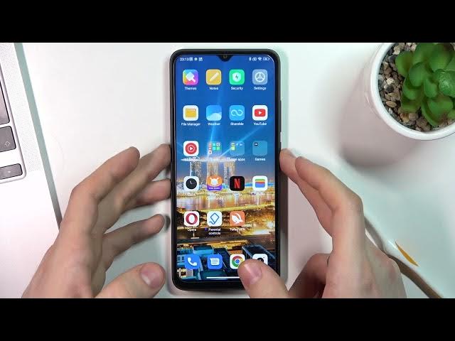 Video thumbnail for How to Clean the USB Port on POCO C50 Using Household Items