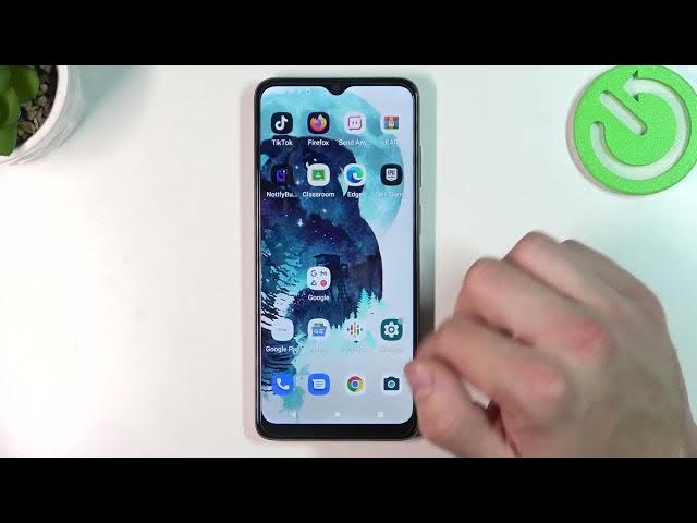Video thumbnail for MOTOROLA Moto E22 - How To Enable/Disable App Drawer