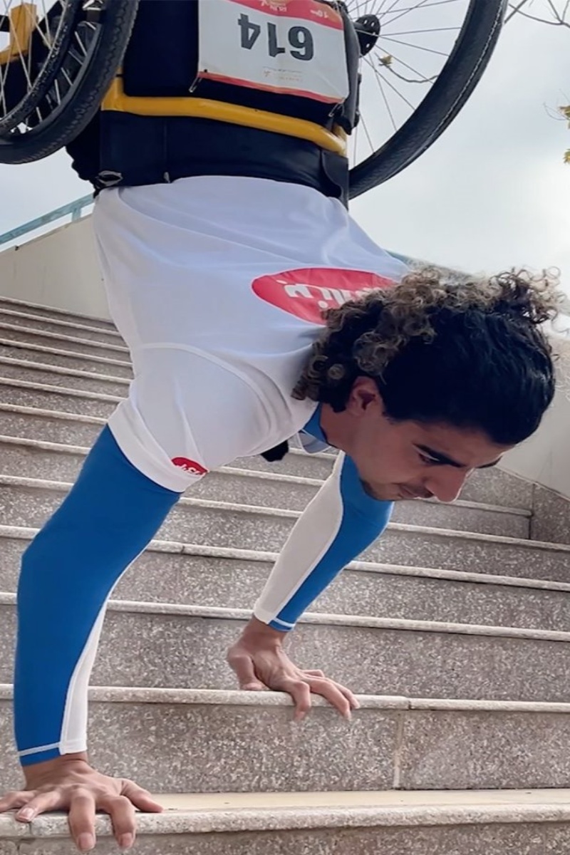 Video thumbnail for Most consecutive stairs descended with the hands whilst in a wheelchair - 28 by Abd El Rahaman Makhluf