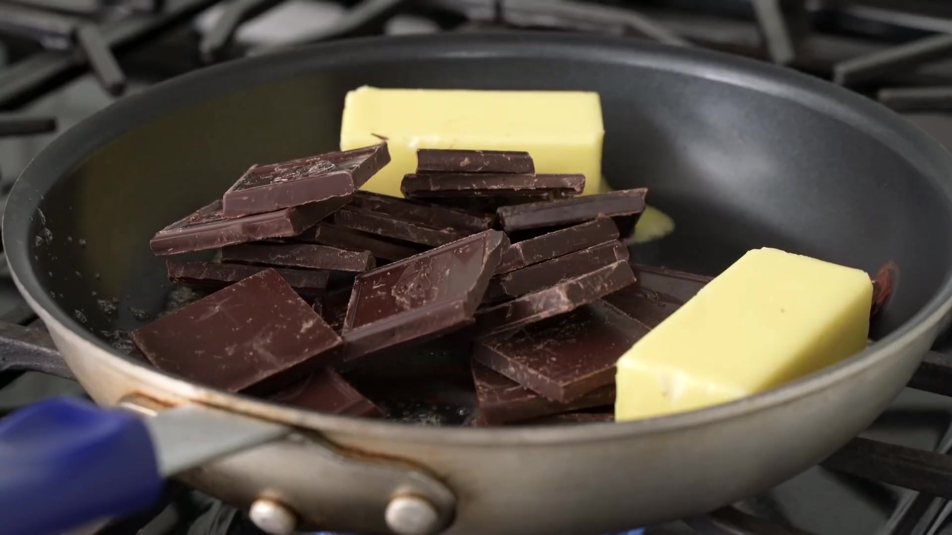 Video thumbnail for 25.Super Easy Flourless Chocolate Cake (SOO Fudgy!) (1080p 30fps)