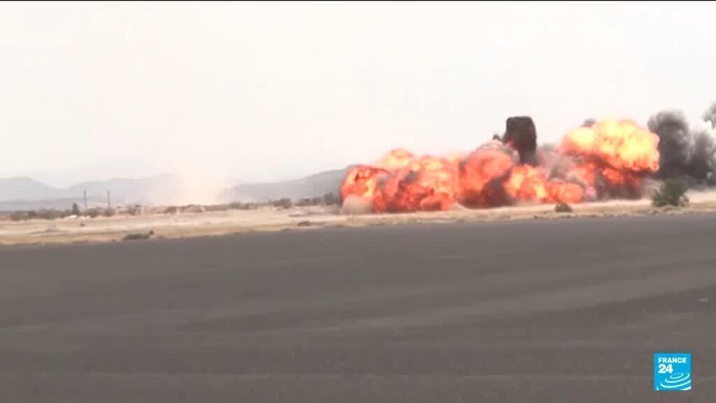 Video thumbnail for Houthis launch missiles at Saudi Arabia, in retaliation for Sanaa airport strikes