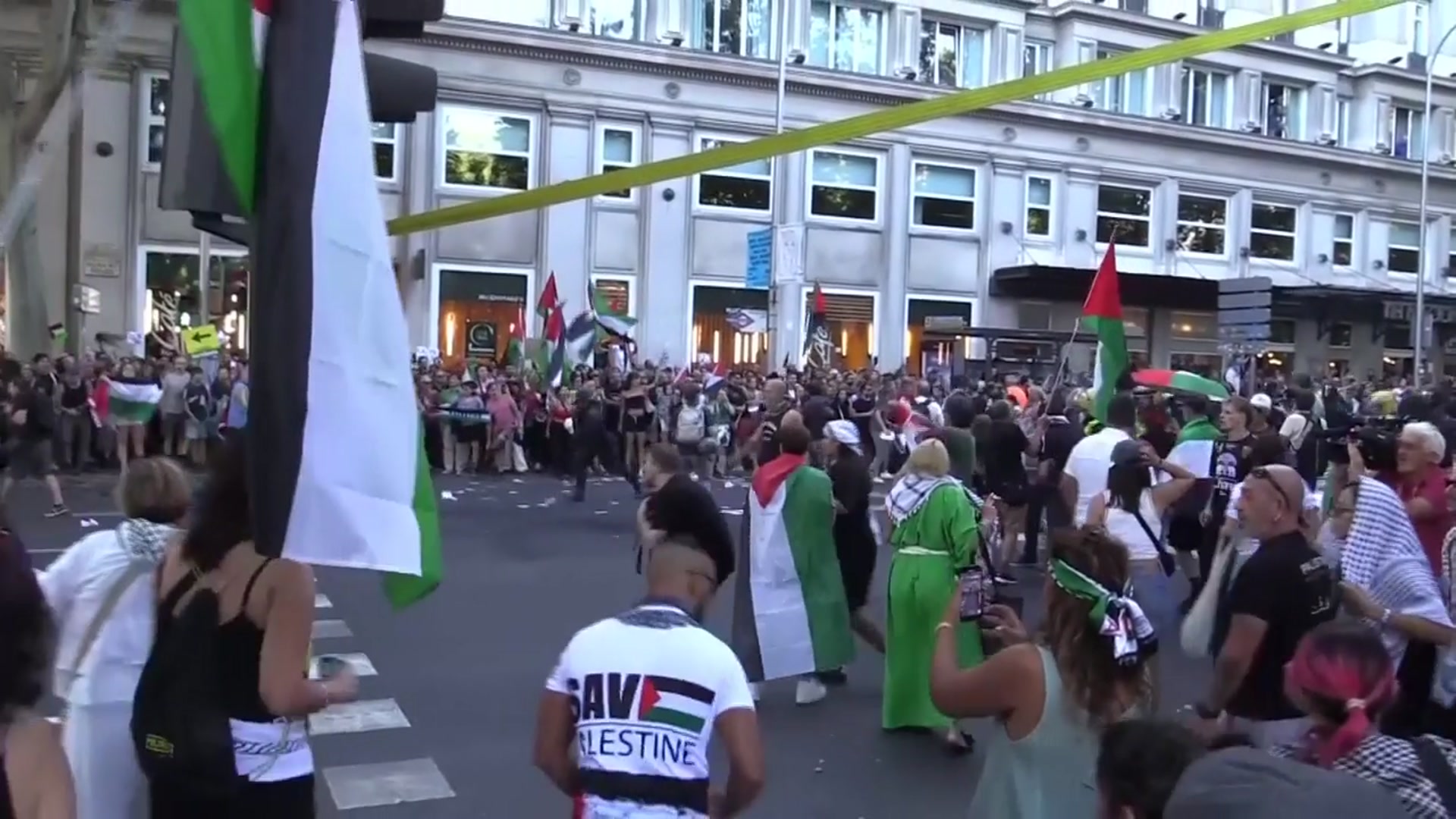 'Video thumbnail for Final stage of Spanish Vuelta cycling race interrupted by pro-Palestinian protesters'