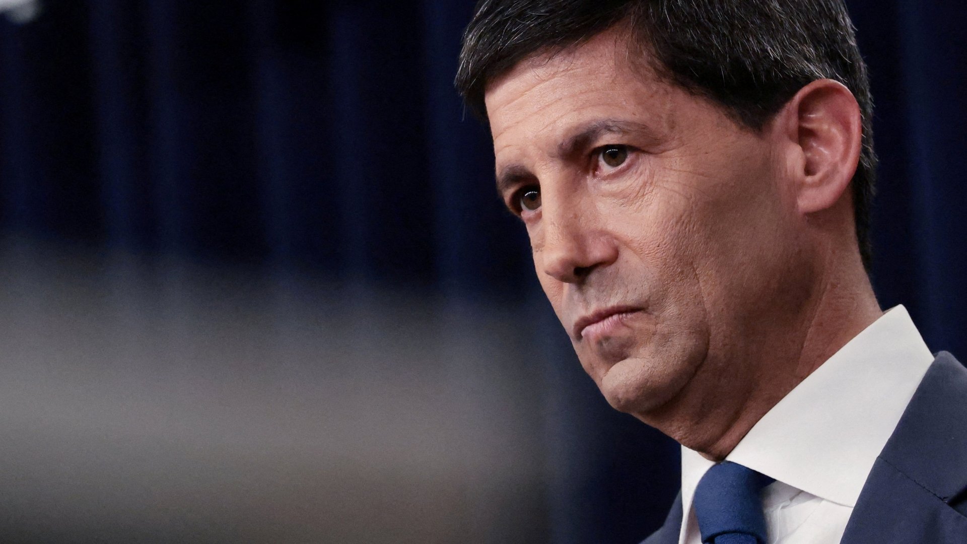 Video thumbnail for US keeps interest rates steady: War on Iran raises fears of inflation shock