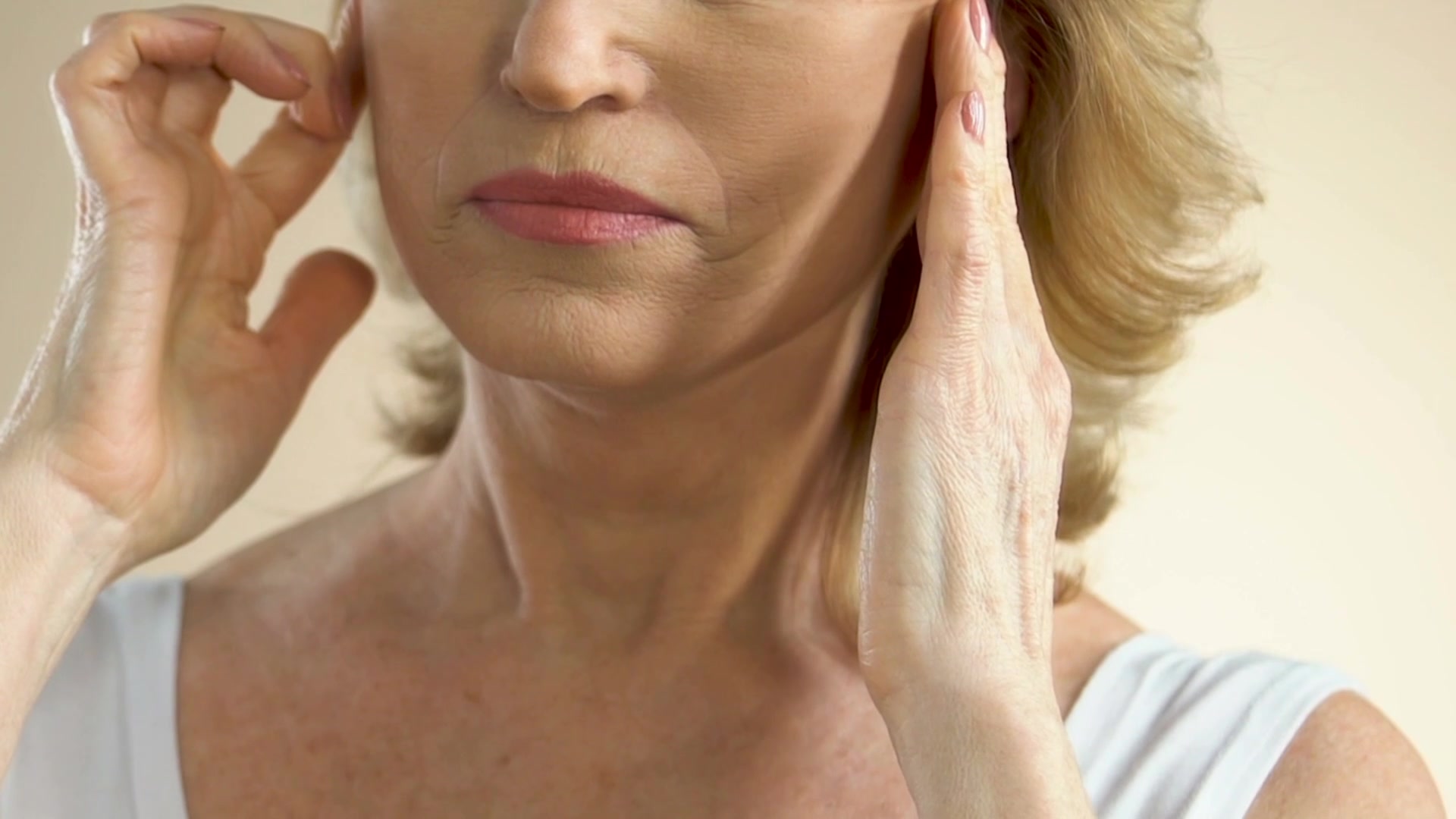 Video thumbnail for 9 BEST OILS FOR WRINKLE FREE SKIN