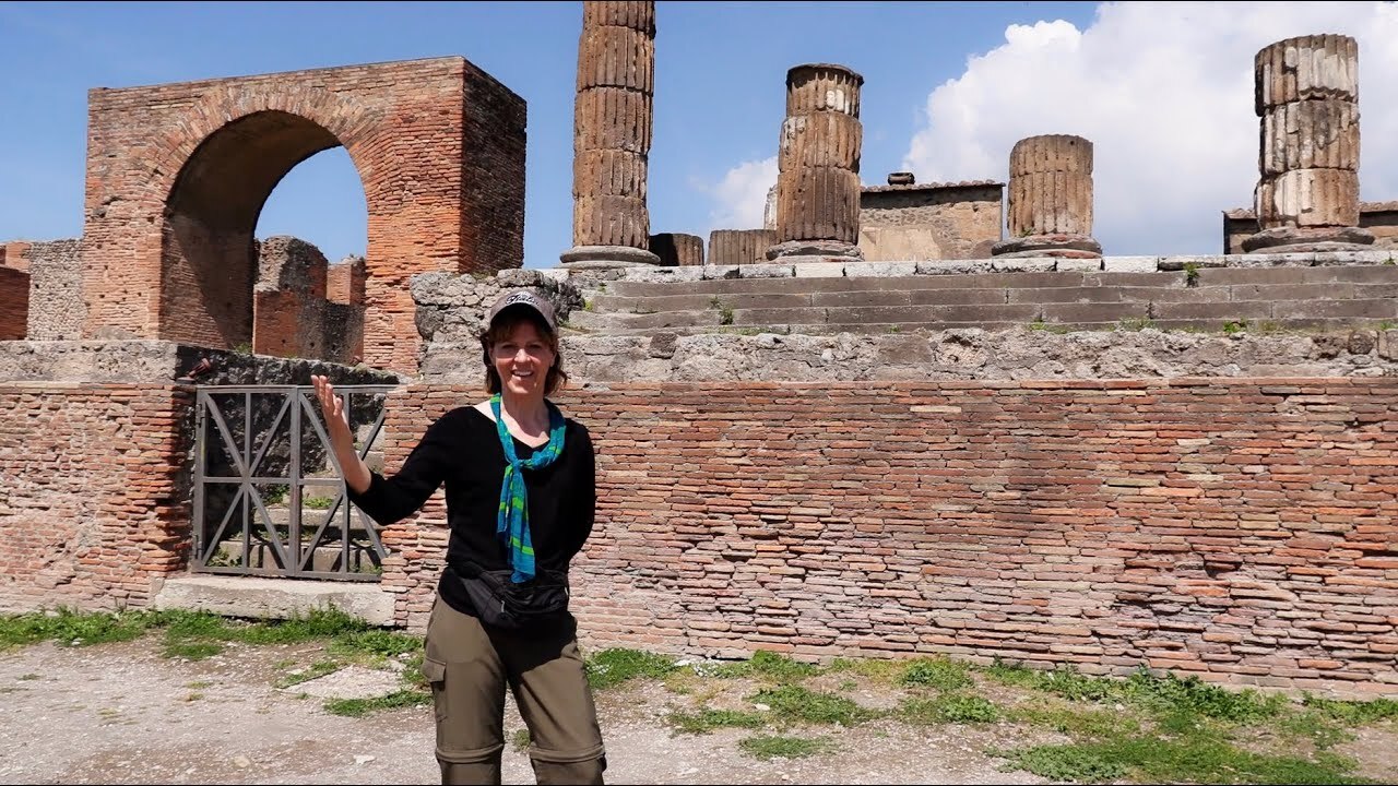 Video thumbnail for Pompeii, Italy is a city frozen in time!