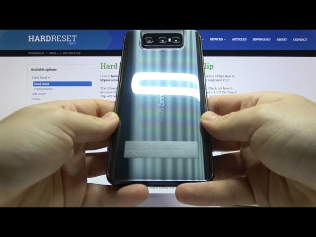 Video thumbnail for ASUS ZenFone 8 Flip Grey Color Version – Color Presentation