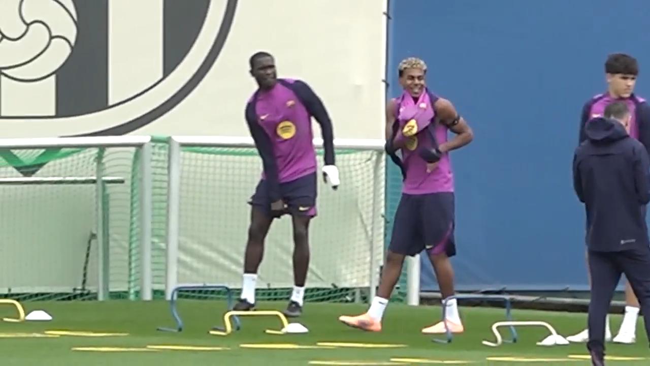 'Video thumbnail for Barcelona prepare for Celta Vigo as they look to close the gap on Real'