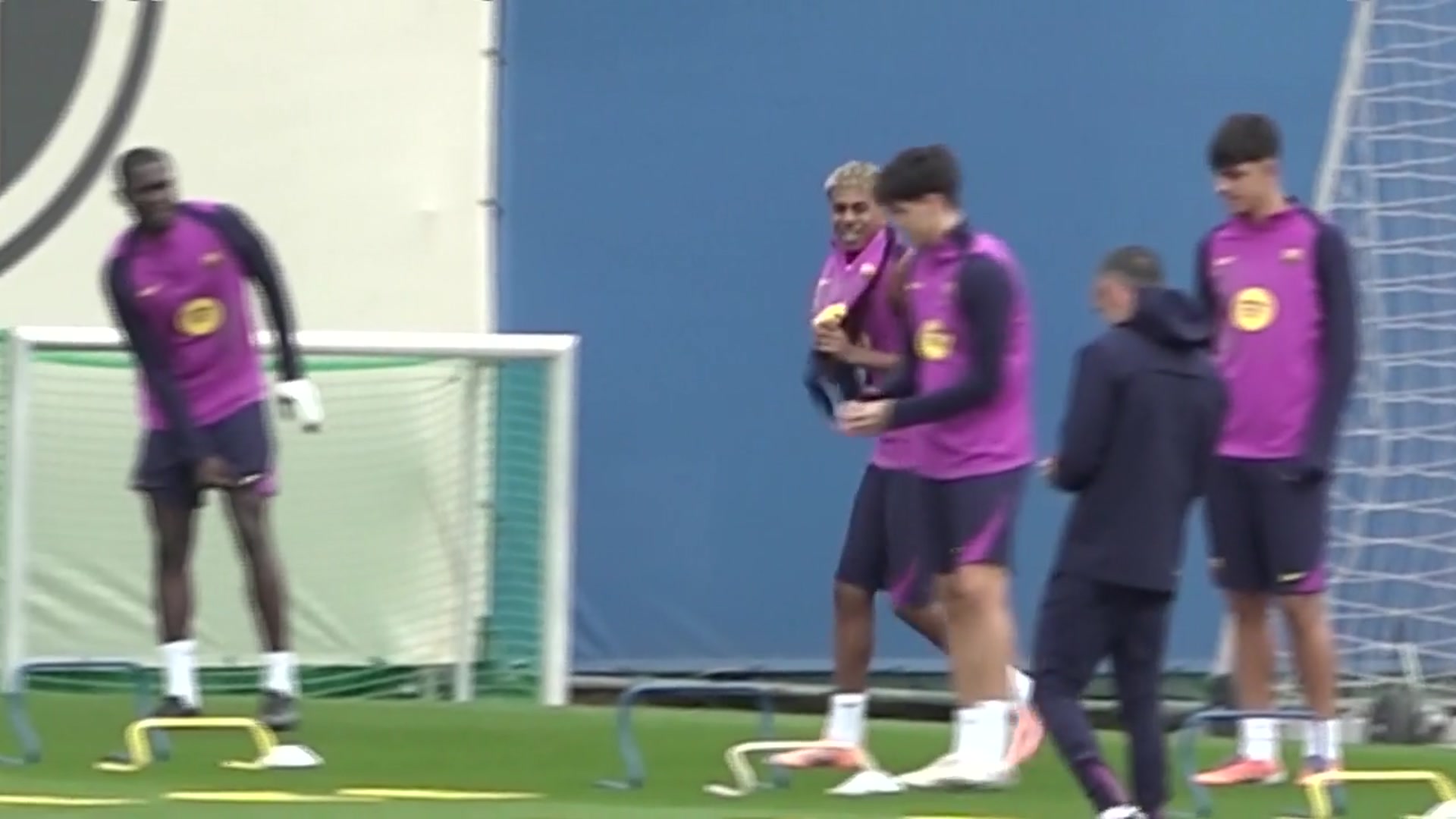 'Video thumbnail for Barcelona prepare for Celta Vigo as they look to close the gap on Real'