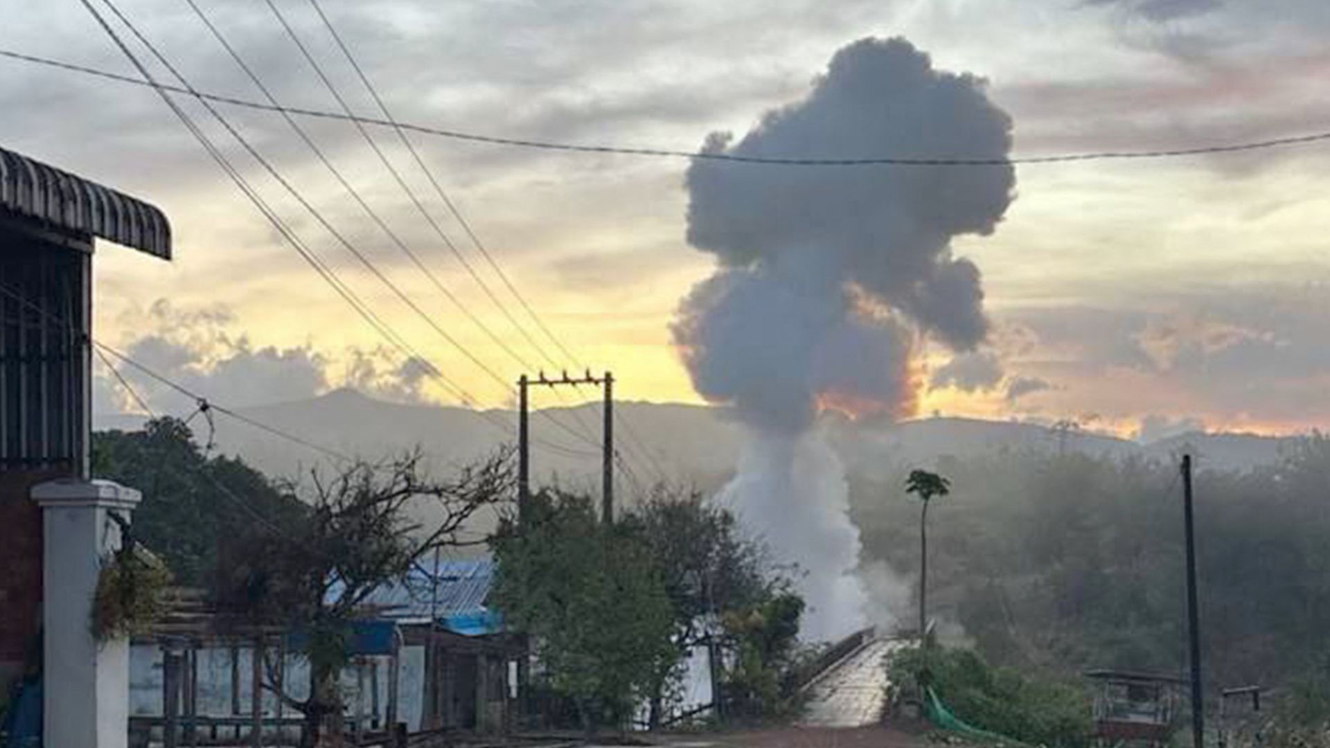 Video thumbnail for Thailand says no ceasefire with Cambodia, more attacks, despite Trump claim