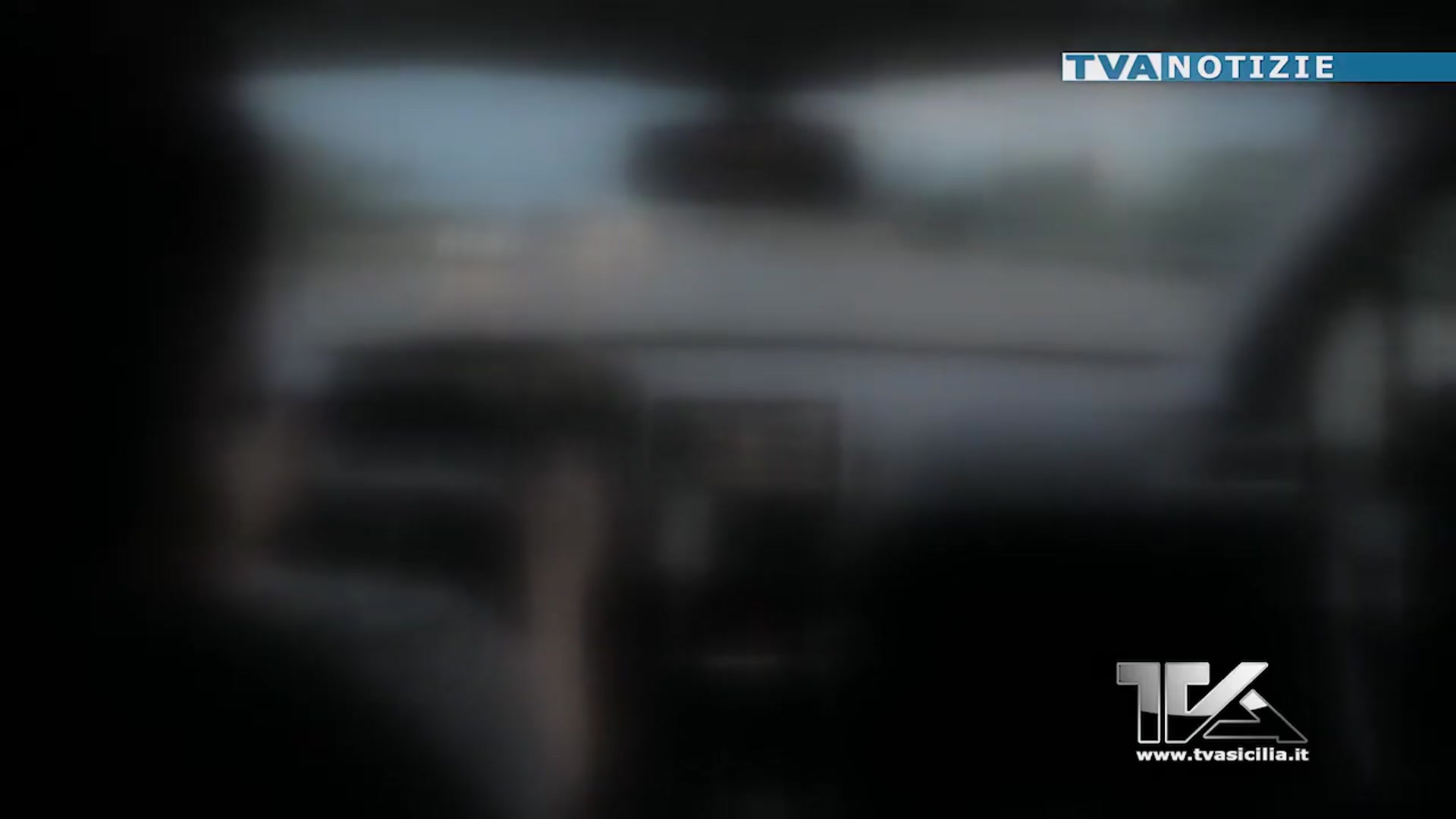 'Video thumbnail for Catania. Trasportava formaggi in condizioni non idonee. Uomo sanzionato dalla Polizia di Stato. Sequ'