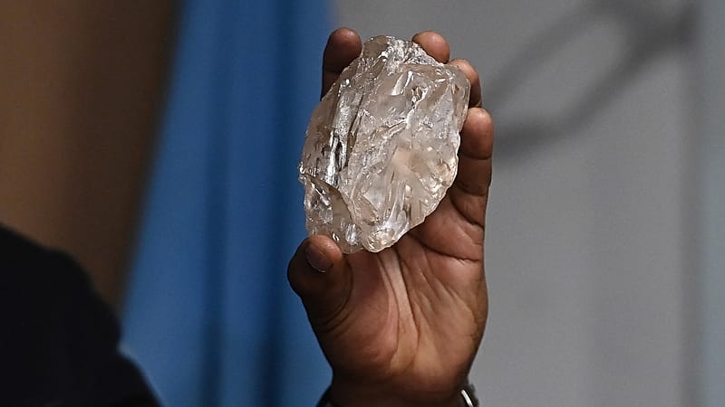 Video thumbnail for De Beers to pause work at S.Africa's largest diamond mine