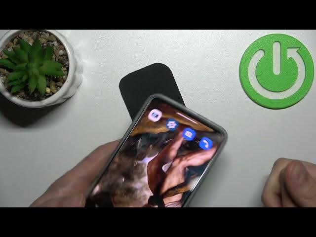 Video thumbnail for Motorola Moto G82 - How To Connect 3,5 mm Headphones
